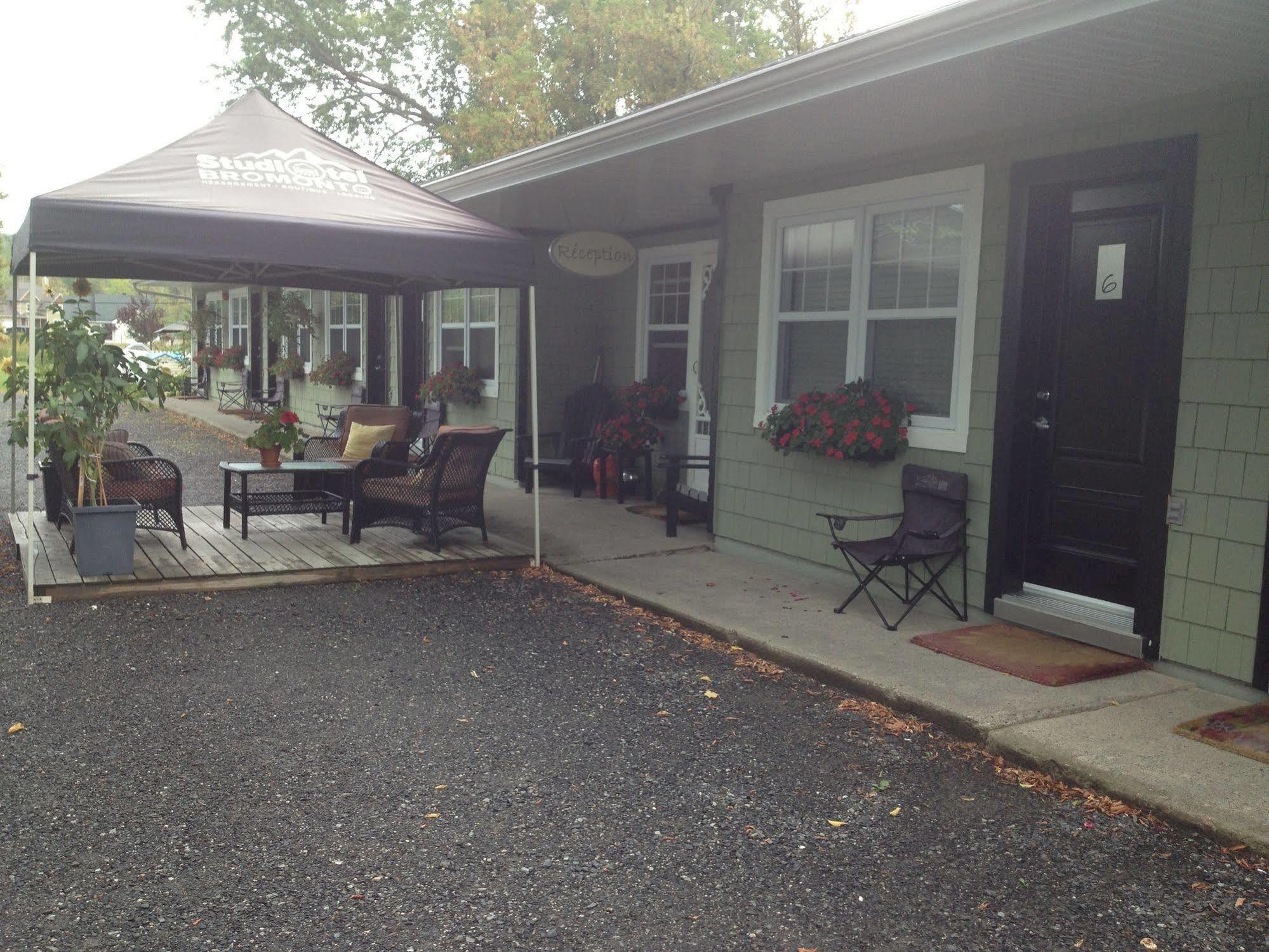 Studiotel Bromont Exterior photo